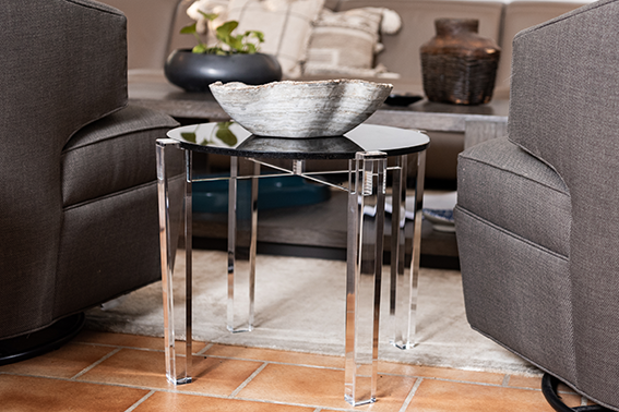 Mesa Aria de acrílico, práctica, pequeña, ligera y resistente, ideal como mesita de centro multiusos para cualquier espacio.