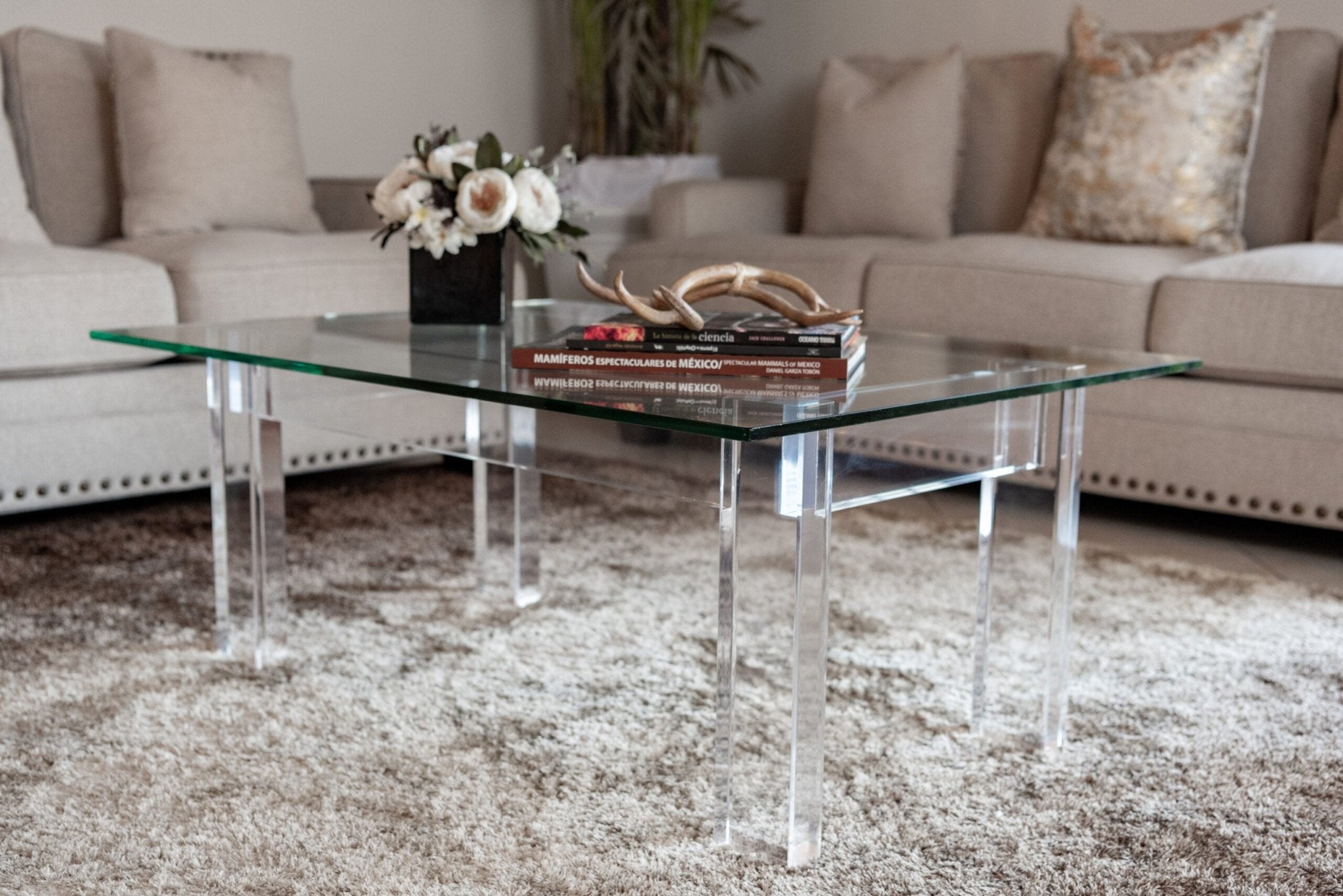 Mesa Dalia Acrílico - TSUË - Diseño en Acrílico